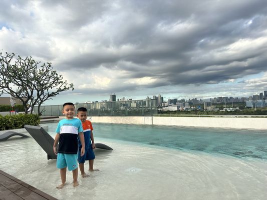 Manila Marriott Hotel at Newport World Resorts by null