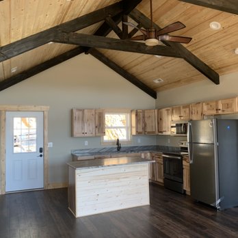 Smoky Mountain Lake Adventures - Granite countertops and hickory cabinets await you int this lakefront cabin available to rent on the beautiful Douglas Lake. - Boating Near Me - Dandridge, Tennessee Smoky Mountain Lake Adventures - Granite countertops and hickory cabinets await you int this lakefront cabin available to rent on the beautiful Douglas Lake. - Boating Near Me - Dandridge, Tennessee