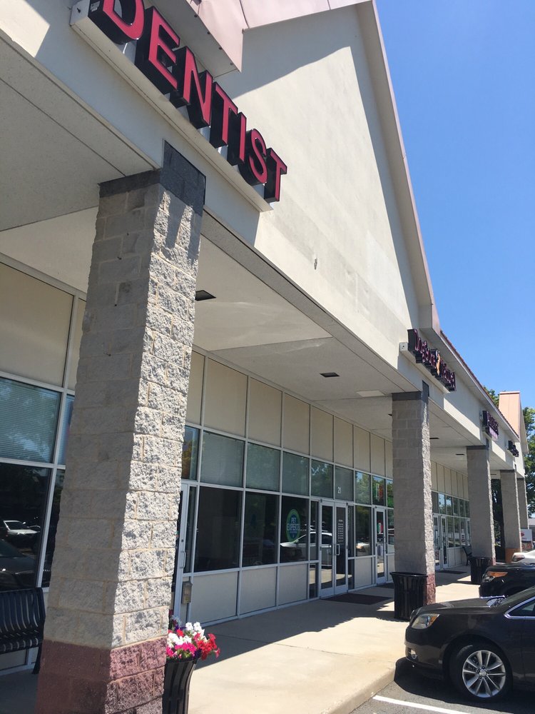 DOGGONE NATURAL Updated May 2024 21 Catoctin Cir NE, Leesburg