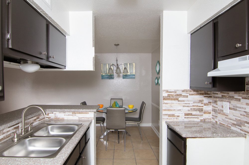 VALLE VISTA APARTMENTS 15 Photos Apartments 9901 Club Creek