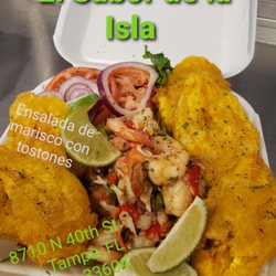 El Sabor De La Isla - Ensalada de Marisco con tostones!!