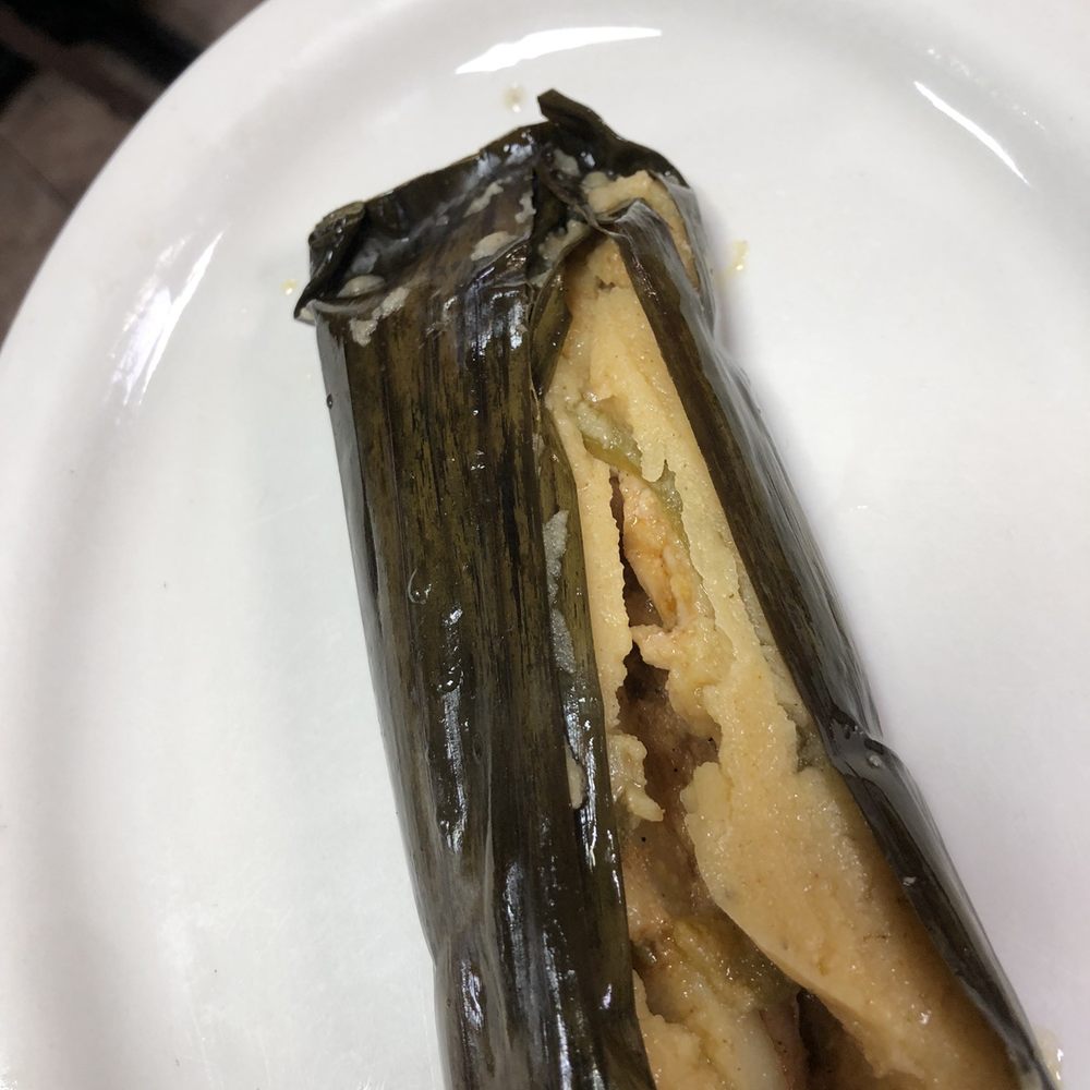 Mama Rosa Pupuseria - Tamale De Pollo - Salvadoran Near Me - Houston, Texas