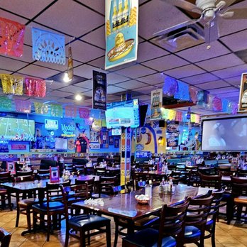 Lozano's Mexican Restaurant  - Dining room - Mexican Near Me - Immokalee, Florida