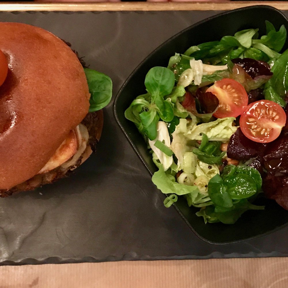 Les Etiquettes - Duck burger - Wine Bars Near Me - Trouville-sur-Mer, 14