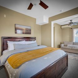 The Savannah - Admiral's Suite, king bed