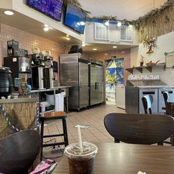 Hawaiian Island Burgers - Inside