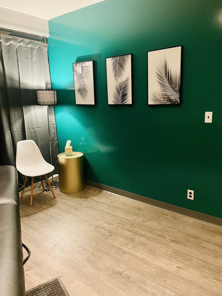 SAUNA HUT SHORELINE Updated August 2024 1610 NE 179th St, Seattle