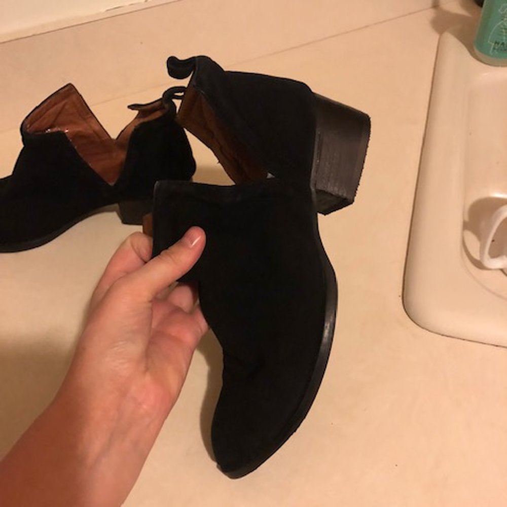 Bob's Shoe and Leather Service - Gorgeous! - Shoe Repair Near Me - Brooklyn, New York Bob's Shoe and Leather Service - Gorgeous! - Shoe Repair Near Me - Brooklyn, New York