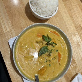 Basil & Co - Yellow Pumpkin Curry - Thai Near Me - Diamond Bar, California