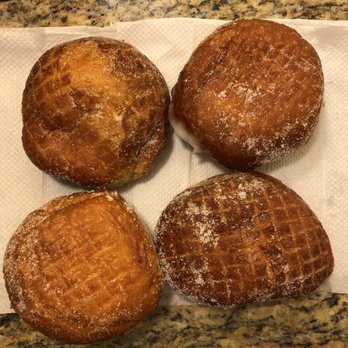 Leonard's Bakery - Bakeries Near Me - Honolulu, Hawaii