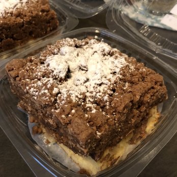 Mike’s Crumb Cake Factory - Dulce de Leche Apple Crumb Cake - Custom Cakes Near Me - Brick Township, New Jersey