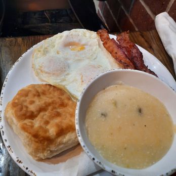 Red Oak Cafe - The Big Breakfast - with choices of medium eggs, biscuit, bacon, jalapeño cheese grits - Breakfast & Brunch Near Me - Alvin, Texas