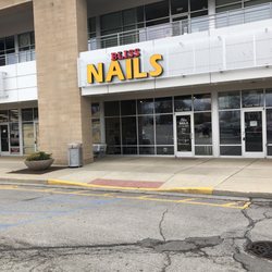 Bliss Nails - Outside