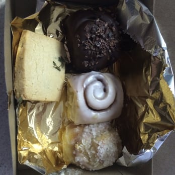 Pineapple & Pearls - Mexican hot chocolate roll, cinnamon roll, pineapple rolls, shortbread - New American Near Me - Washington, DC, District of Columbia