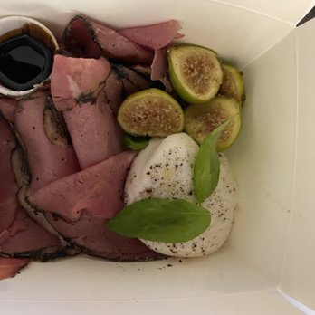 Williamsburg Cucina Caffe' e Bottega - Pastrami and Burrata - Food Trucks Near Me Williamsburg Cucina Caffe' e Bottega - Pastrami and Burrata - Food Trucks Near Me