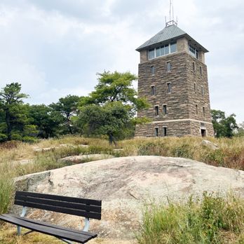 Perkins Memorial Tower - Seating - Parks Near Me - Bear Mountain, New York Perkins Memorial Tower - Seating - Parks Near Me - Bear Mountain, New York