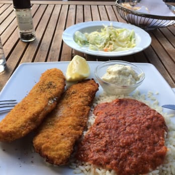Chios Grill - Seelachsfilet mit Salat, Knoblauchsauce und Pommes oder Reis - 9,00 €. - Greek Near Me - Hamburg, HH