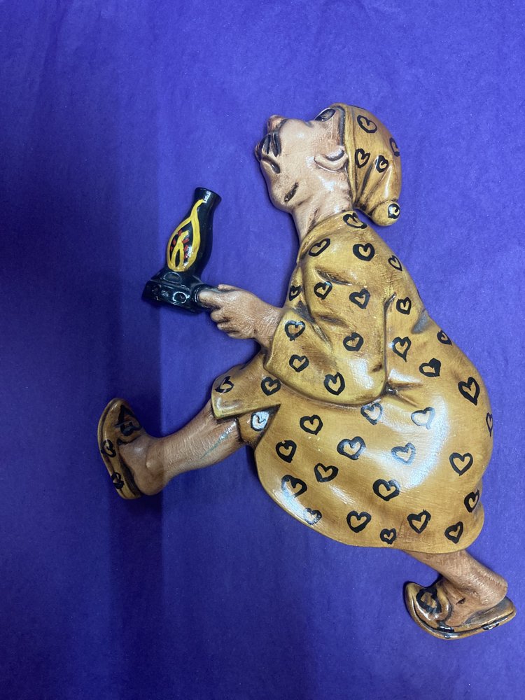 COLLECTIVE ENERGY Updated October 2024 10 Photos 44 W Main St