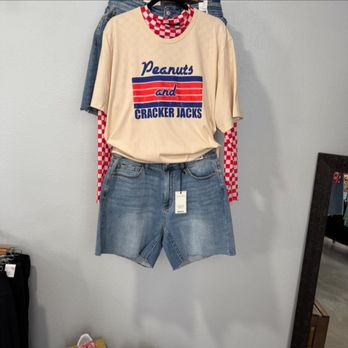 Sassy Sunflower - Women's Clothing Near Me - Ottumwa, Iowa Sassy Sunflower - Women's Clothing Near Me - Ottumwa, Iowa
