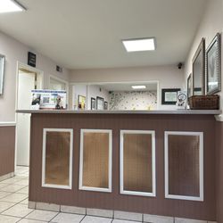 El Toro Animal Hospital - Front lobby