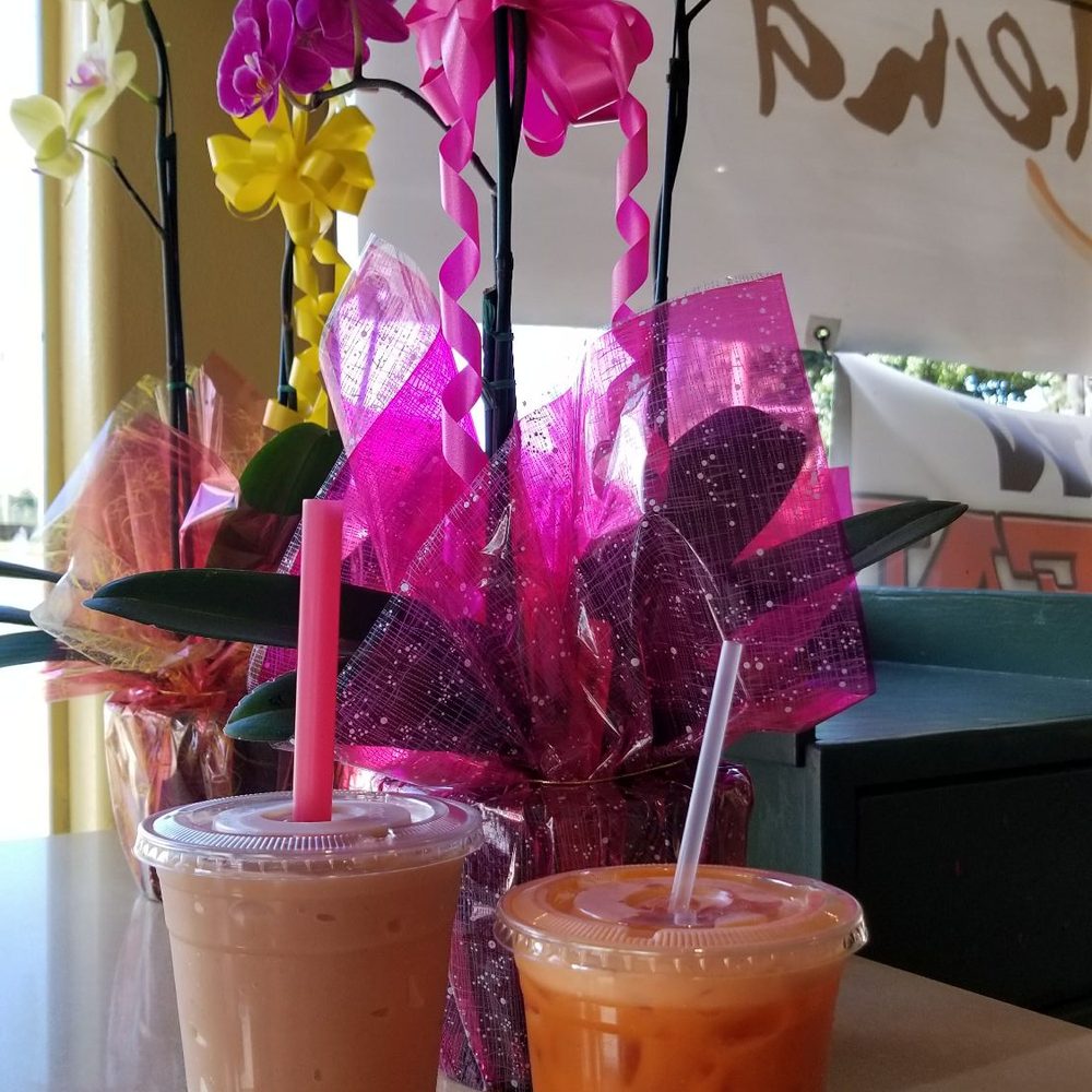 HiBlend - Left: Poi Pounder Smoothie - poi, strawberry, mango, pineapple, coconut milk (YUM!) Right: Carrot Apple Ginger Zinger - all that & lemon - Juice Bars & Smoothies Near Me - Wahiawā, Hawaii HiBlend - Left: Poi Pounder Smoothie - poi, strawberry, mango, pineapple, coconut milk (YUM!) Right: Carrot Apple Ginger Zinger - all that & lemon - Juice Bars & Smoothies Near Me - Wahiawā, Hawaii