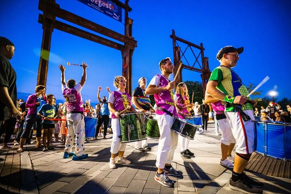 Assembly Row by null