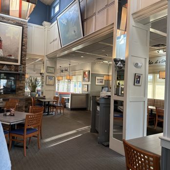 T's Restaurant - Breakfast & Brunch Near Me - Narragansett, Rhode Island