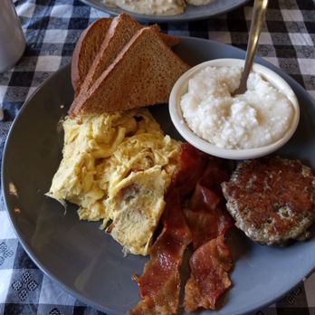 Howard Dooley Cafe - a plate of breakfast food - Breakfast & Brunch Near Me - Mathews, Virginia