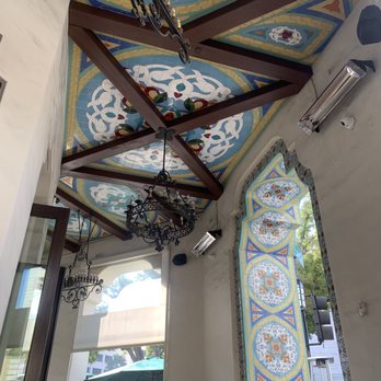 Urth Caffé-Pasadena - Outdoor space - Cafes Near Me - Pasadena, California
