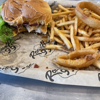 Roadhouse - Grilled chicken sandwich with bacon and aoli sauce. - New American Near Me - Kingsburg, California Roadhouse - Grilled chicken sandwich with bacon and aoli sauce. - New American Near Me - Kingsburg, California