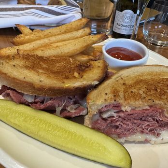Americana Kitchen & Bar - Classic Corned Beef Reuben - Bars Near Me - East Windsor, New Jersey Americana Kitchen & Bar - Classic Corned Beef Reuben - Bars Near Me - East Windsor, New Jersey