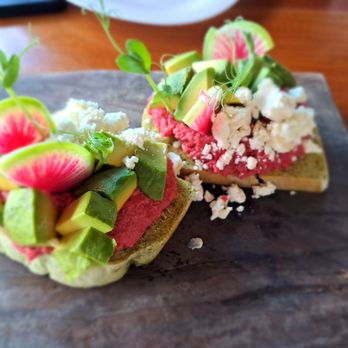 La Hoja Verde - Beetroot hummus with goat cheese was delicious - Vegetarian Near Me - Tulum, ROO