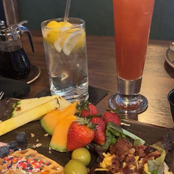 Iron Horse Bar & Grill - Sunday Brunch - American Near Me - Lees Summit, Missouri