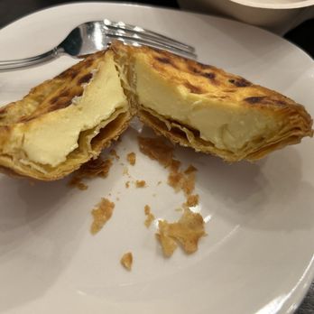 Naisnow Tea and Bakery - Caramel Egg Tart - Bubble Tea Near Me - Flushing, New York