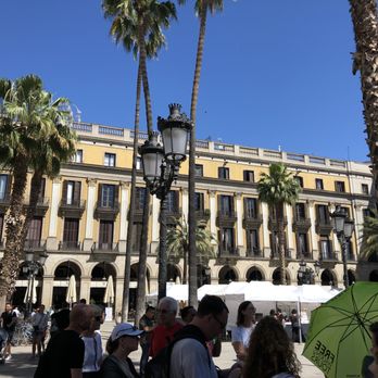 Runner Bean Tours - Square where the tour starts from - Historical Tours Near Me - Barcelona, B Runner Bean Tours - Square where the tour starts from - Historical Tours Near Me - Barcelona, B