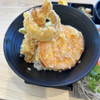 Tanoshi Japanese Bistro - Mixed tempura over rice on the lunch bento - Sushi Bars Near Me - Walnut Creek, California