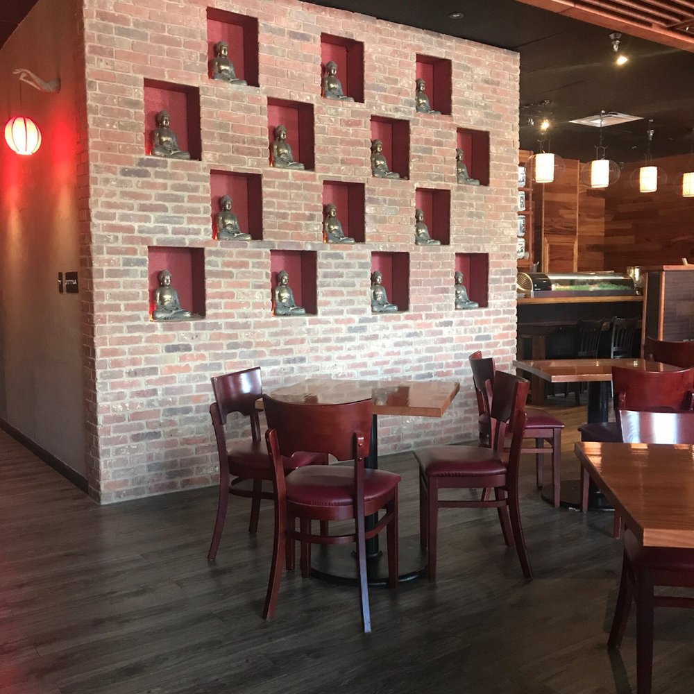 Fo Bistro - Nice sitting area looks very up scale, very clean restaurant - Sushi Bars Near Me - Montclair, Virginia