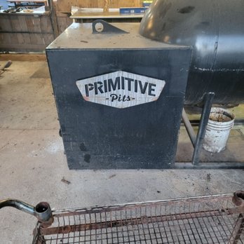 Snow's BBQ - Barbeque Near Me - Lexington, Texas