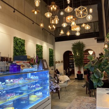 Chateau De Chantilly Cafe - Bakeries Near Me - Chantilly, Virginia