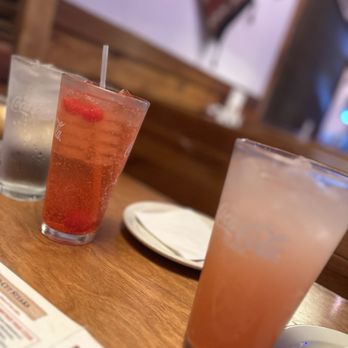 Texas Roadhouse - Shirley temple and wild strawberry lemonade - Steakhouses Near Me - Jacksonville, Florida Texas Roadhouse - Shirley temple and wild strawberry lemonade - Steakhouses Near Me - Jacksonville, Florida