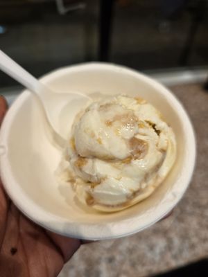 Jeni's Splendid Ice Creams by null