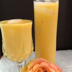 Shri Foods - Mango Lassi - The popular Indian drink that is gaining popularity worldwide. Made from yogurt, milk and mango.