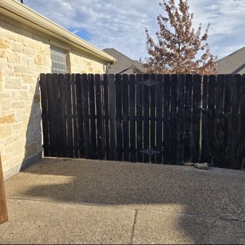 Tex Vet Trees And Landscaping - Gate and fence replacement- Before - Tree Services Near Me - Waco, Texas