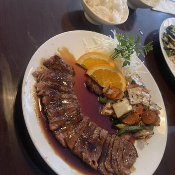 Osan Japanese Restaurant - NY Steak Terriyaki with veggies and steamed rice - Japanese Near Me - Fredericksburg, Virginia Osan Japanese Restaurant - NY Steak Terriyaki with veggies and steamed rice - Japanese Near Me - Fredericksburg, Virginia