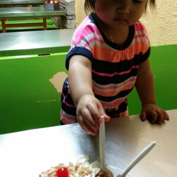 Bob's Freeze - She is in love - Ice Cream & Frozen Yogurt Near Me - Los Angeles, California