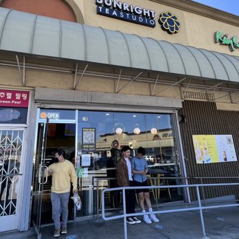 Sunright Tea Studio - Entrance - Bubble Tea Near Me - Diamond Bar, California