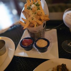 Scarlet Lounge - Truffle fries