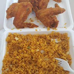 Wun Wu Chinese Kitchen - Fried rice and chicken wings