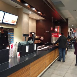 Rotisserie St-Hubert - Drinks on right