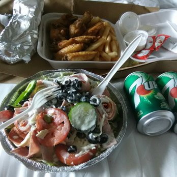 Sofia's Pizza - They make their own ranch. The veggies are crisp and fresh and cold and the meat and cheese are high-quality - Pizza Near Me - Las Vegas, Nevada